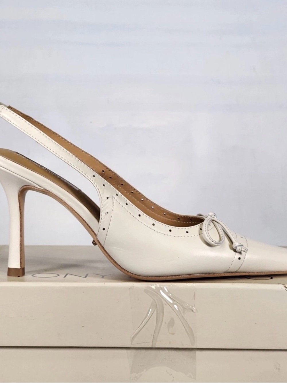 NEW TONY BIANCO Cream Slingback Pump SIZE 8